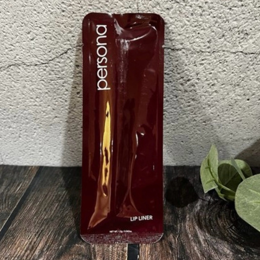Persona Deep Red Lip Liner 90210